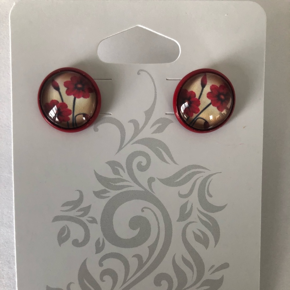 Flower earrings.